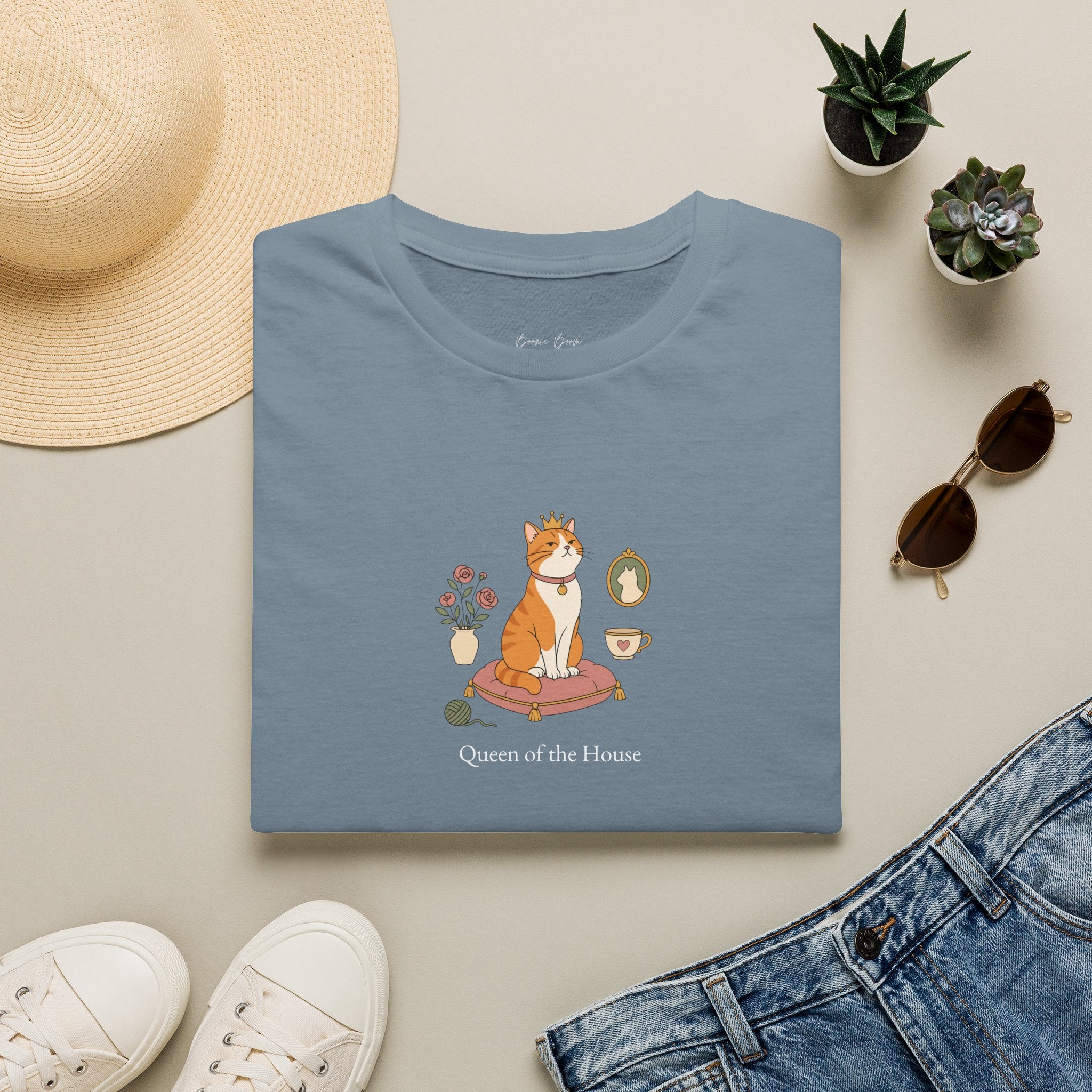 Queen of the house Premium Tee